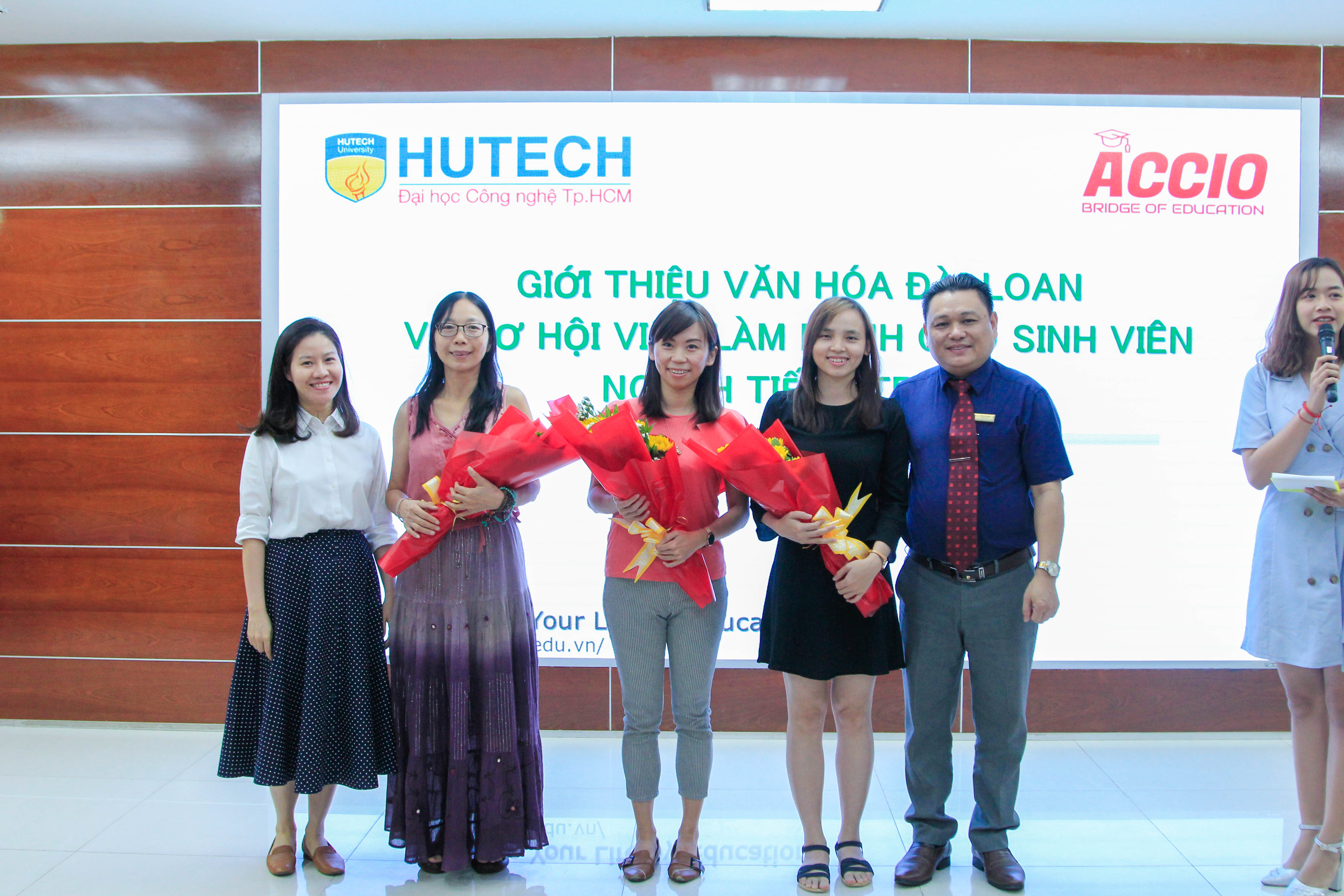 HỘI THẢO GIỚI THIỆU VĂN HÓA ĐÀI LOAN VÀ CƠ HỘI NGHỀ NGHIỆP CHO SINH VIÊN NGÀNH TIẾNG TRUNG 